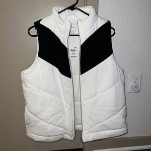 Charter club vest size L NEW